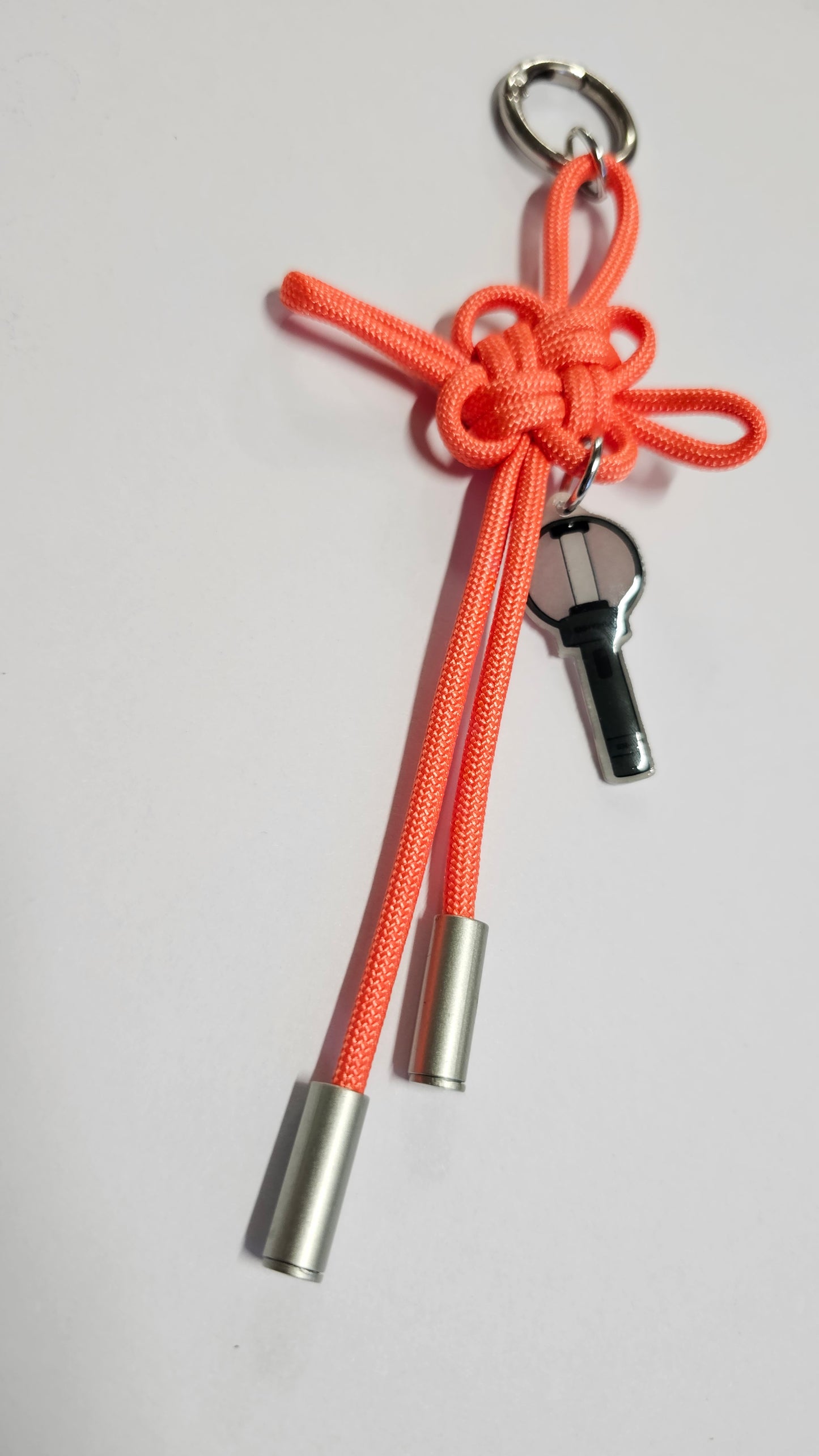 En- Lucky Knot Keychain