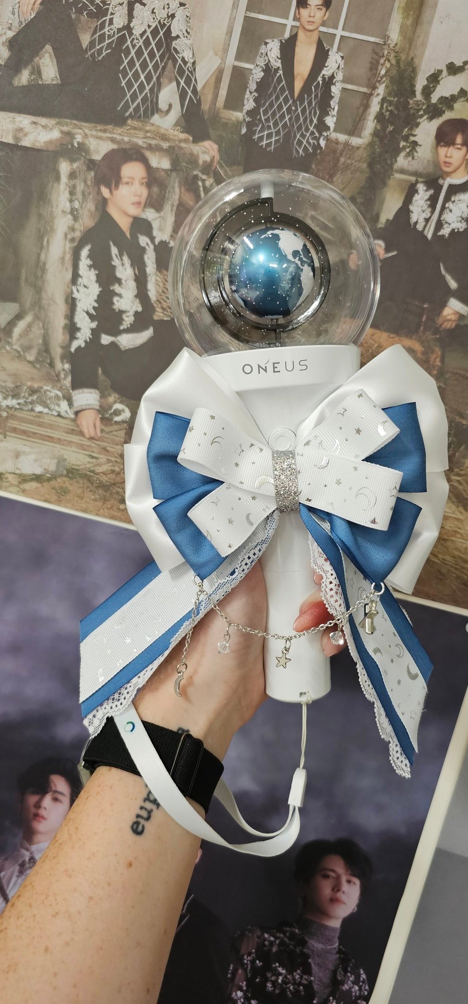 Oneus Themed Lightstick Bow