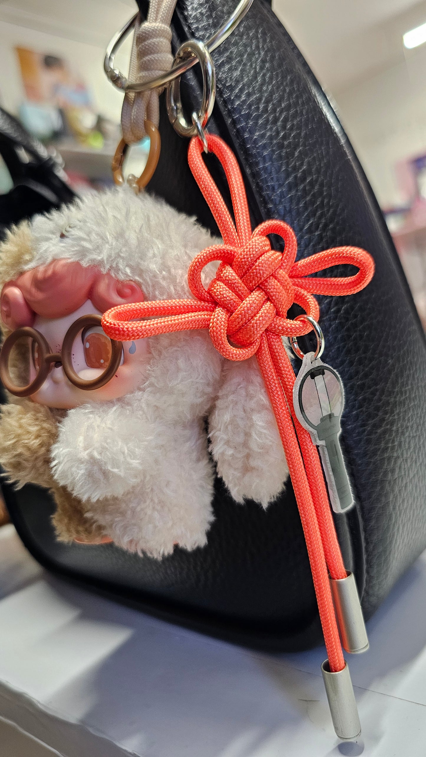 En- Lucky Knot Keychain